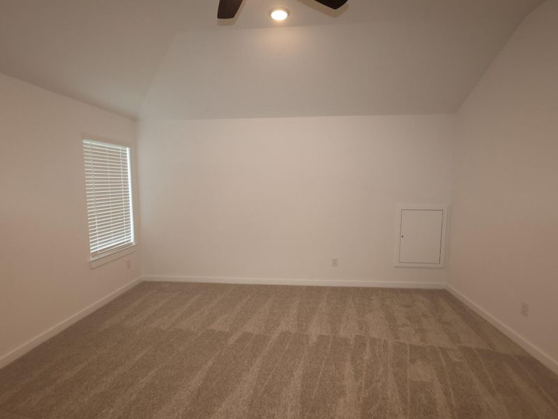 Spacious, unfurnished interior of a new home in Summerview, Fulshear (Image 12).