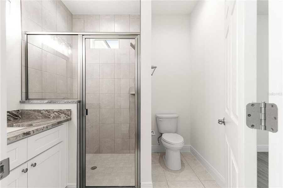 Furnished interior view inside a new home in , Dunnellon (Image 9).