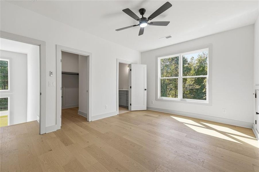 Spacious, unfurnished interior of a new home in , Gainesville (Image 35).