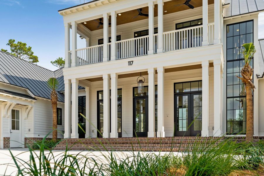 Exterior details and patio area of a home in , Ravenel (Image 41).