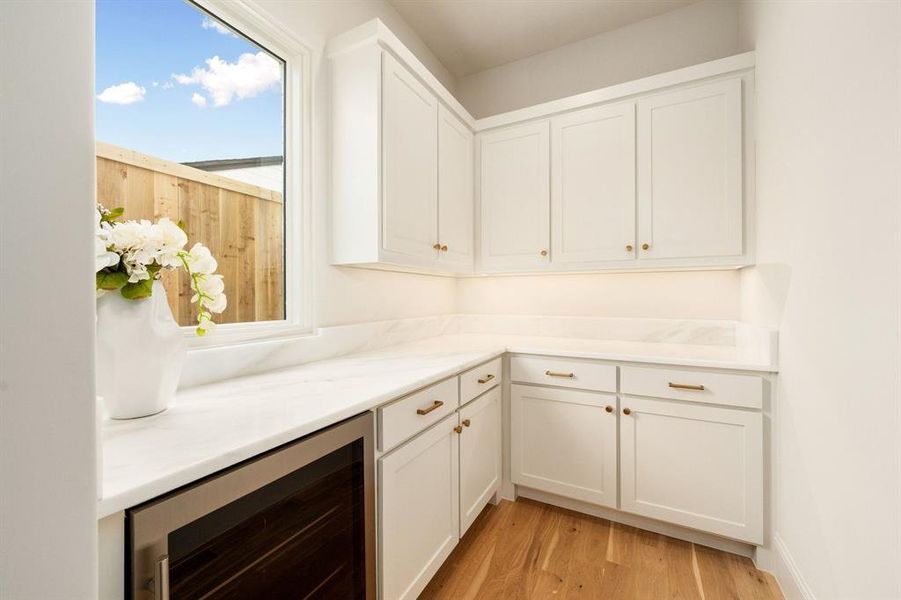 Furnished interior view inside a new home in , Dallas (Image 5).