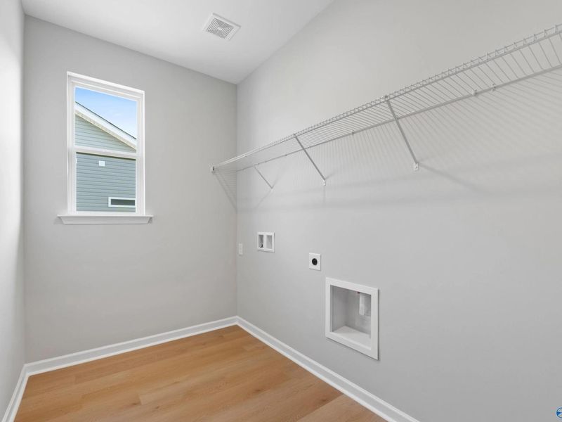 Spacious, unfurnished interior of a new home in Bailey Park, Fayetteville (Image 18).