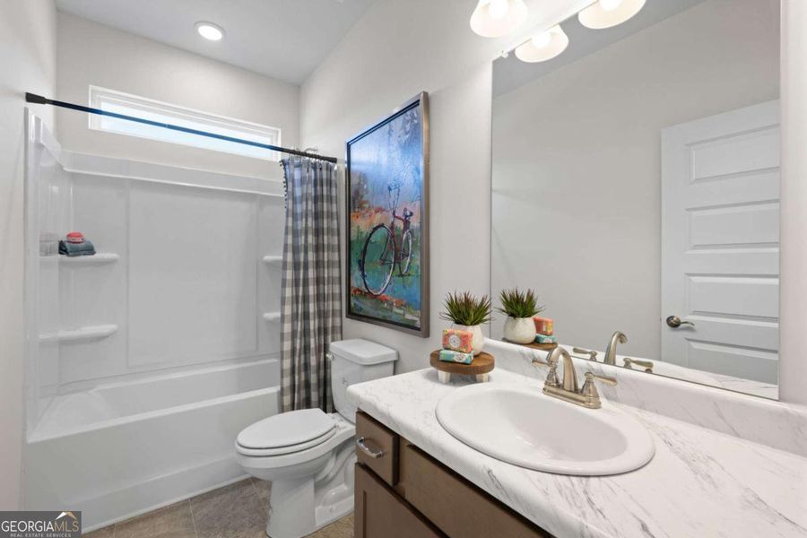 Furnished interior view inside a new home in Stonebridge North, Macon (Image 25).