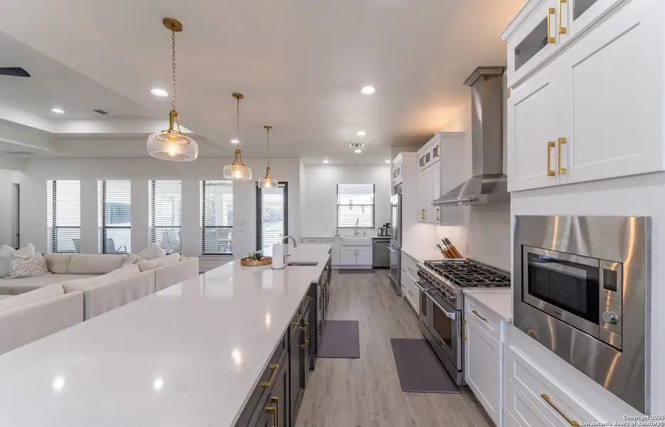 Furnished interior view inside a new home in , La Vernia (Image 7). Furnished interior view inside a new home in , La Vernia (Image 7).