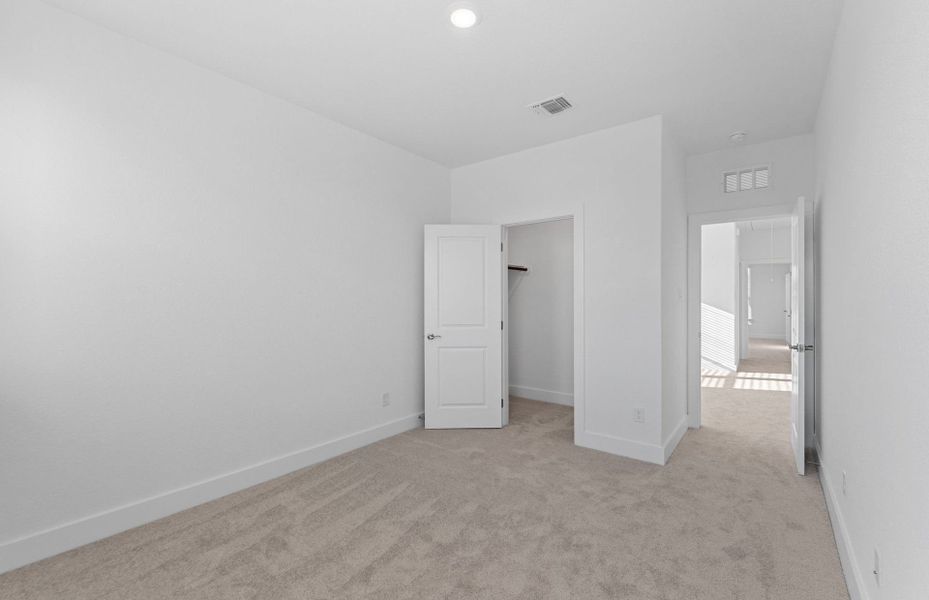 Spacious, unfurnished interior of a new home in Northpoint at Old Settlers, Round Rock (Image 21).