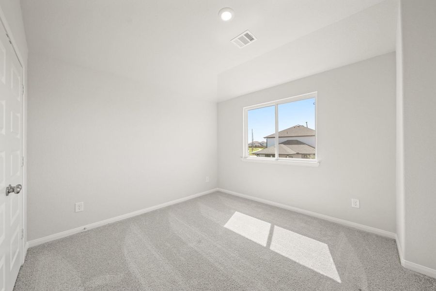 Spacious, unfurnished interior of a new home in Bluestem, Brookshire (Image 9).