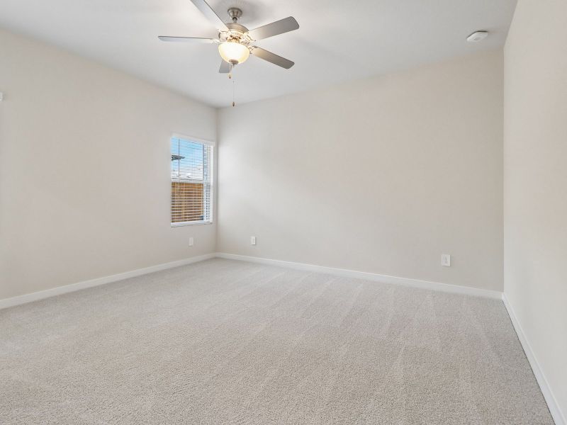 Spacious, unfurnished interior of a new home in Cibolo Hills West - Spring Series, Fort Worth (Image 16).