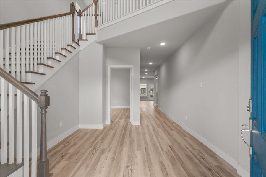 Spacious, unfurnished interior of a new home in , Texas City (Image 27). Spacious, unfurnished interior of a new home in , Texas City (Image 27).