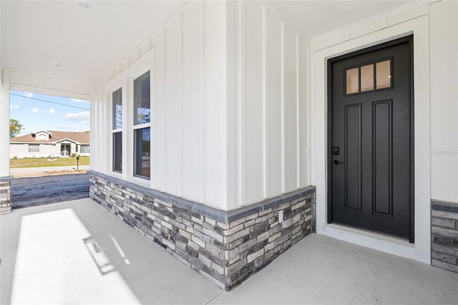 Exterior details and patio area of a home in , Spring Hill (Image 4).