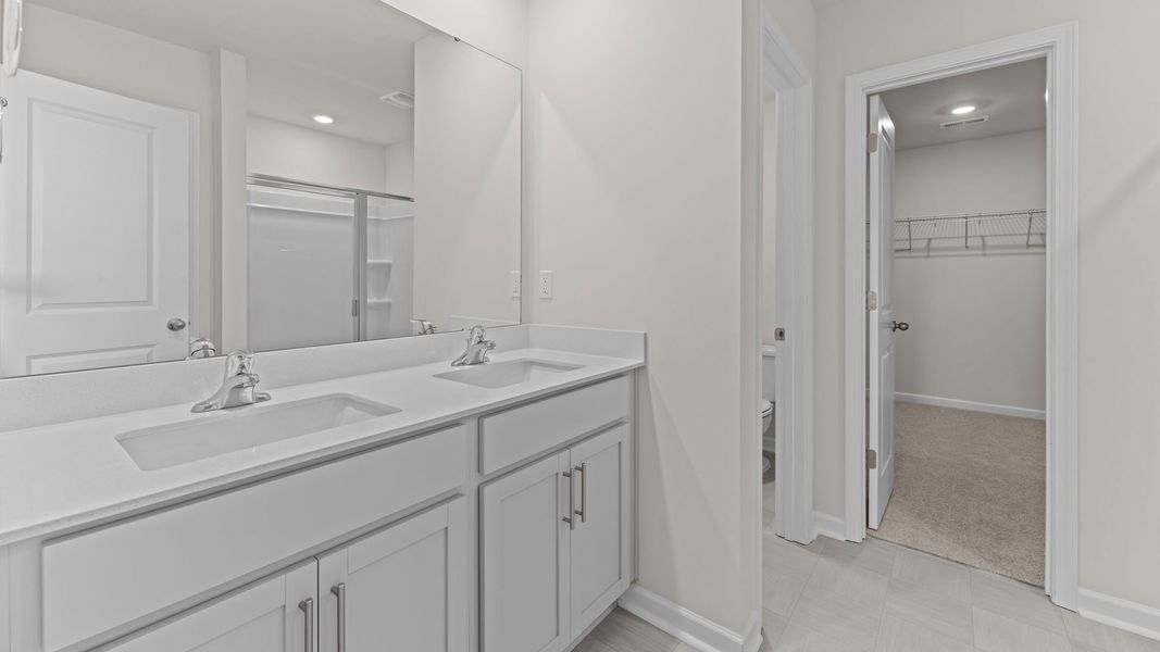 Furnished interior view inside a new home in East Ridge, Ayden (Image 8).