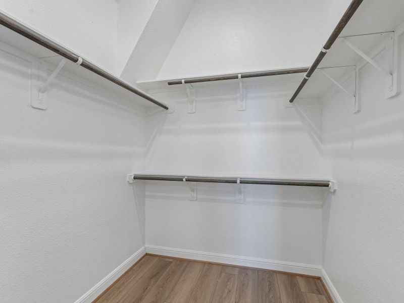 Spacious, unfurnished interior of a new home in Massey Oaks - Estate Series, Pearland (Image 24).