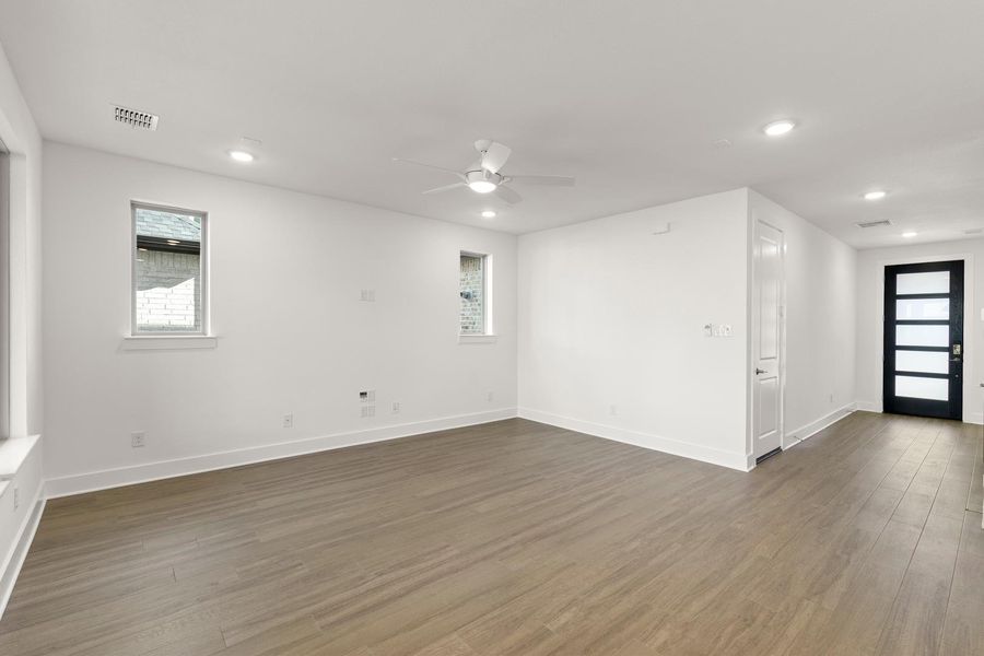 Spacious, unfurnished interior of a new home in Union Park, Little Elm (Image 26).