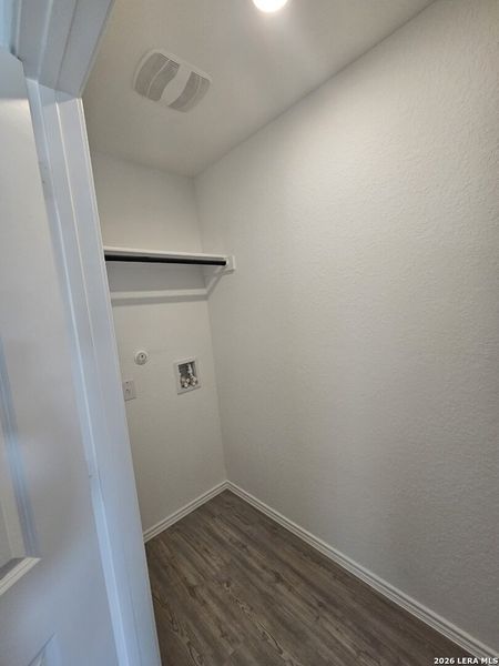 Spacious, unfurnished interior of a new home in Landon Ridge, San Antonio (Image 8).