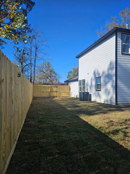 Exterior details and patio area of a home in , Baytown (Image 19).