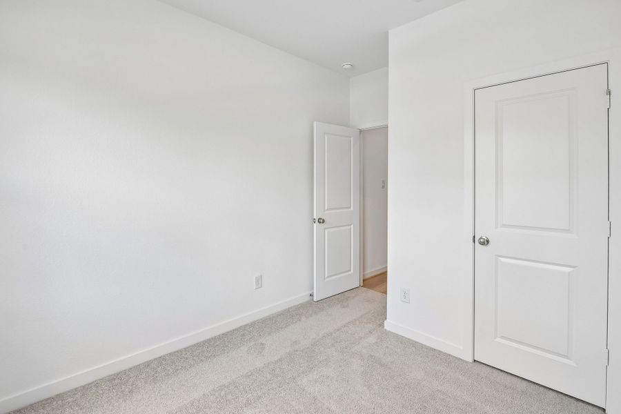 Spacious, unfurnished interior of a new home in Raburn Reserve 50s, Tomball (Image 25).