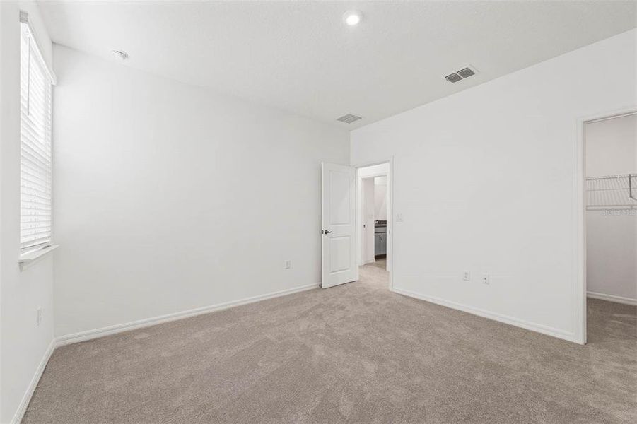 Spacious, unfurnished interior of a new home in Brack Ranch, St. Cloud (Image 21).