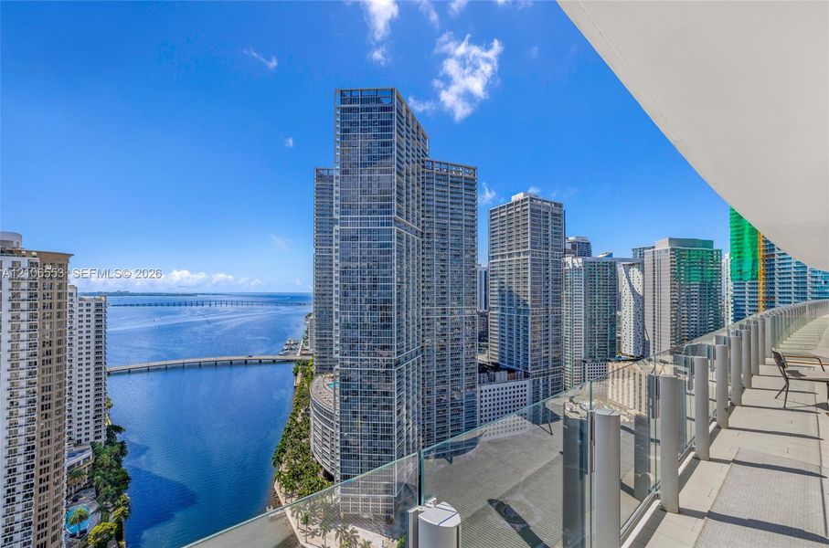 Condo located in Miami, FL showcasing its design and architecture (Image 29).