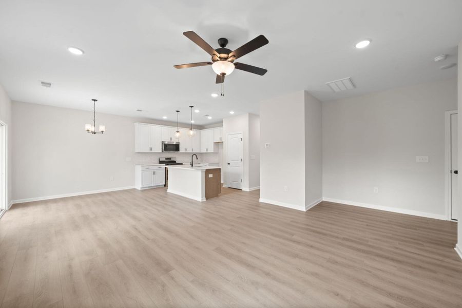 Spacious, unfurnished interior of a new home in Chandler Ridge, McLeansville (Image 21).