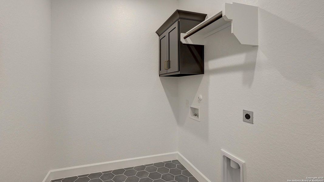 Spacious, unfurnished interior of a new home in The Dominion 70', San Antonio (Image 16). Spacious, unfurnished interior of a new home in The Dominion 70', San Antonio (Image 16).