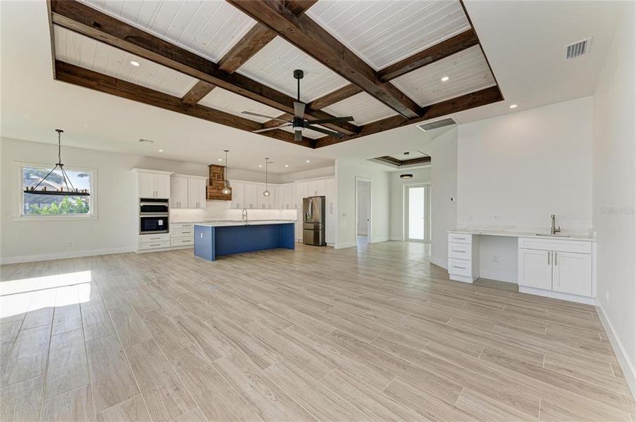 Spacious, unfurnished interior of a new home in , Punta Gorda (Image 25).
