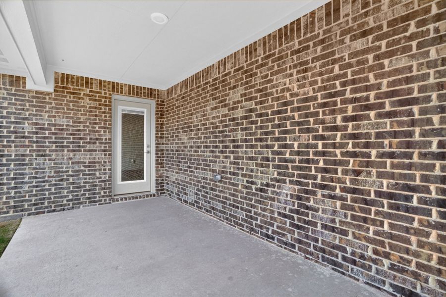 Exterior details and patio area of a home in Trail Creek, Cleburne (Image 26).