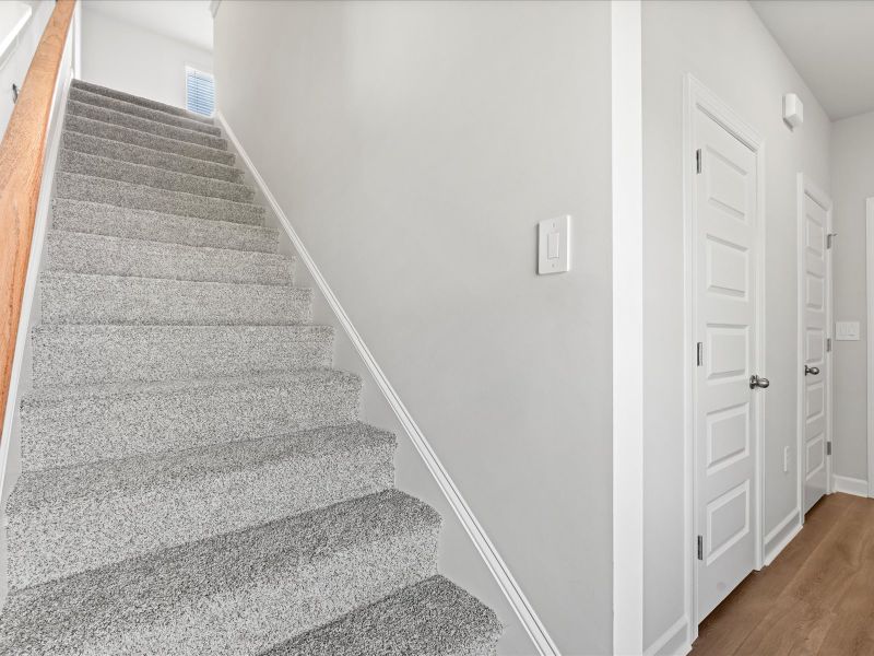 Spacious, unfurnished interior of a new home in Village at White Pine, Pendleton (Image 12).