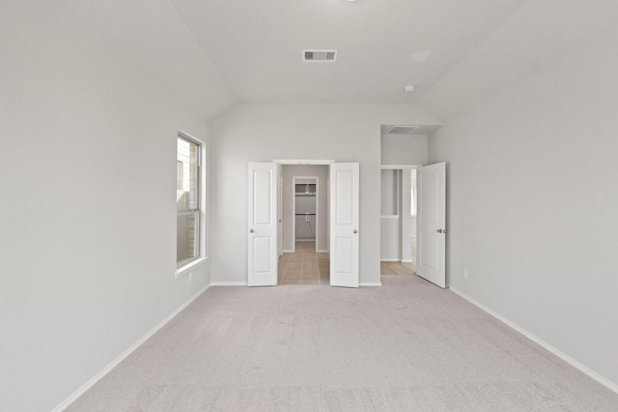 Spacious, unfurnished interior of a new home in The Trails, New Caney (Image 13).