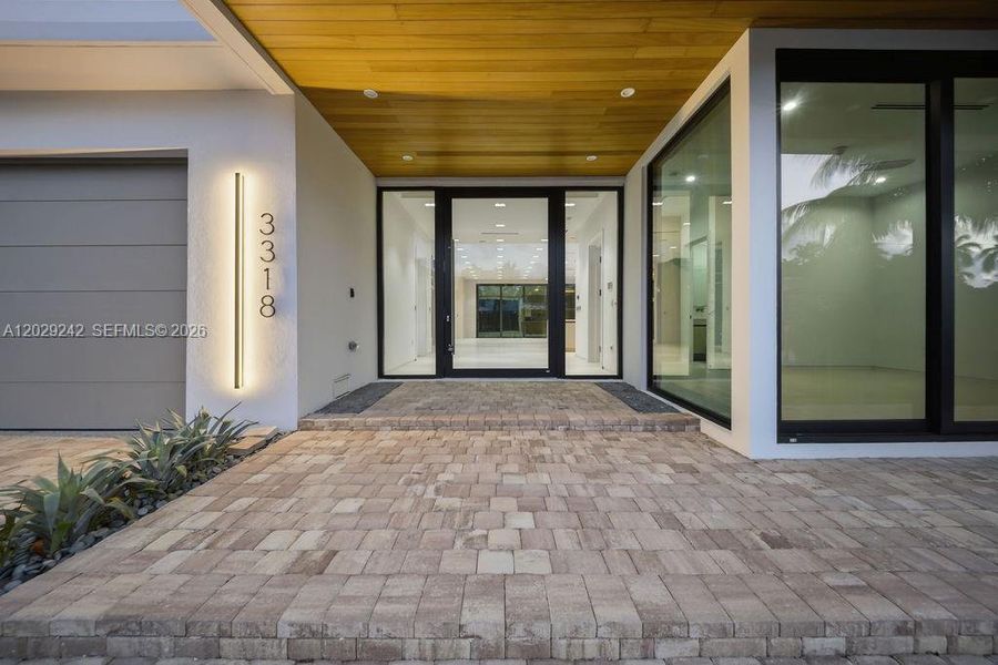 Exterior details and patio area of a home in , Fort Lauderdale (Image 34).