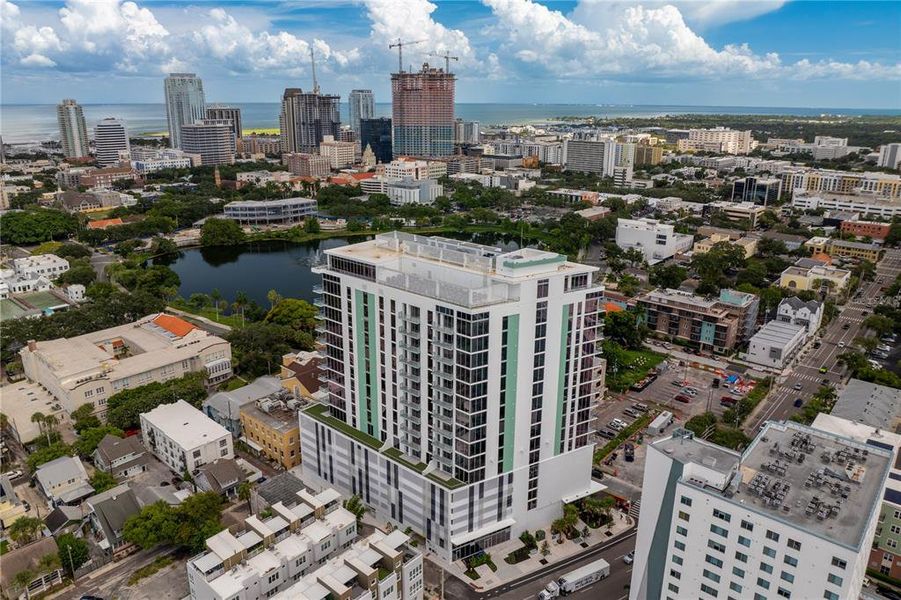 Condo located in St. Petersburg, FL showcasing its design and architecture (Image 42).