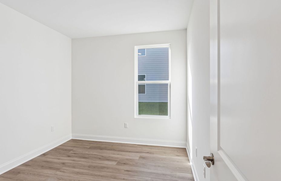 Spacious, unfurnished interior of a new home in Del Webb Southern Harmony, Murfreesboro (Image 35).