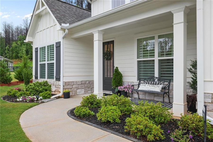 Exterior details and patio area of a home in , Dallas (Image 3).