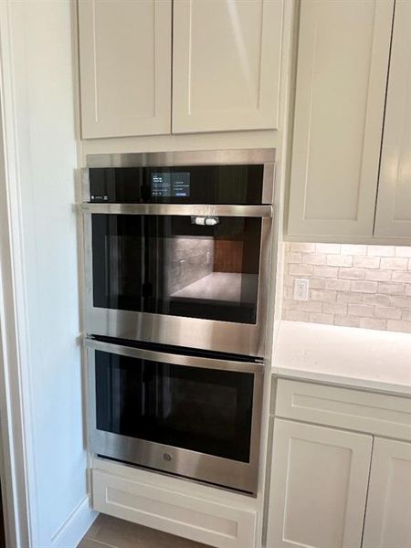 Close-up of interior finishes inside a home in , Weatherford (Image 17).
