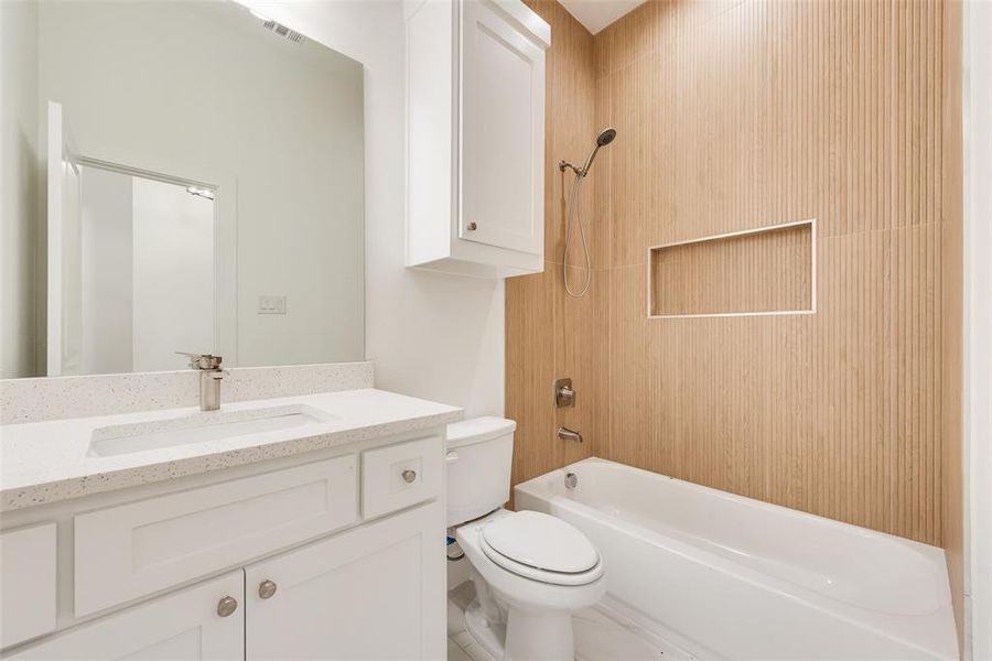 Furnished interior view inside a new home in , Dallas (Image 7).