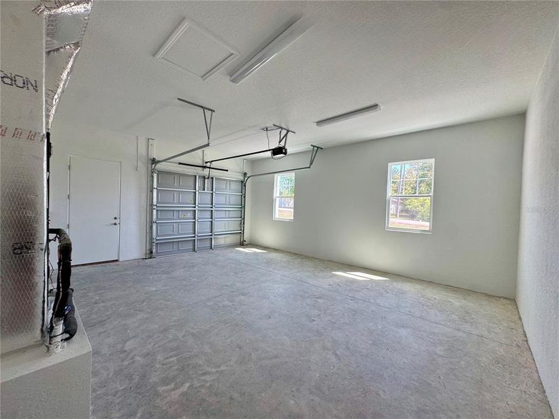 Spacious, unfurnished interior of a new home in , Ocala (Image 41).