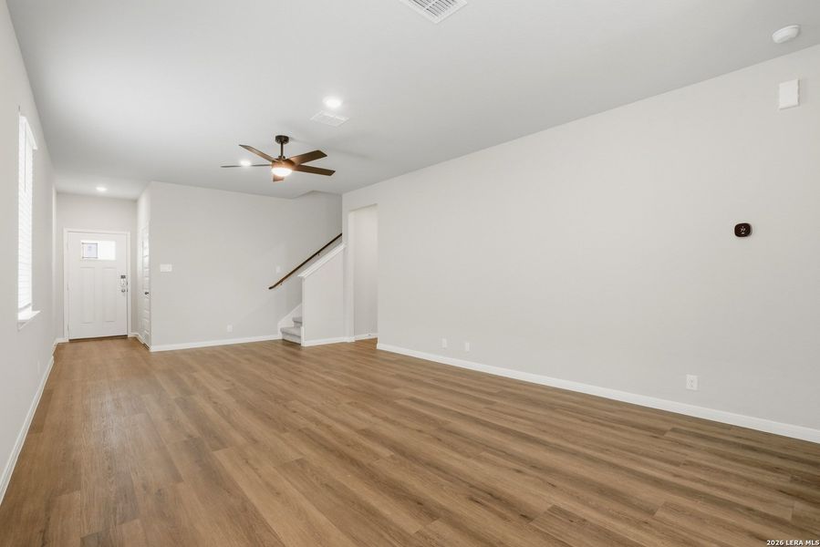 Spacious, unfurnished interior of a new home in Dauer Ranch, New Braunfels (Image 21). Spacious, unfurnished interior of a new home in Dauer Ranch, New Braunfels (Image 21).