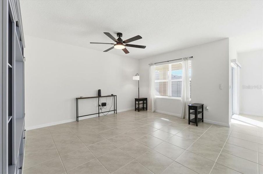 Spacious, unfurnished interior of a new home in , Lakeland (Image 31).