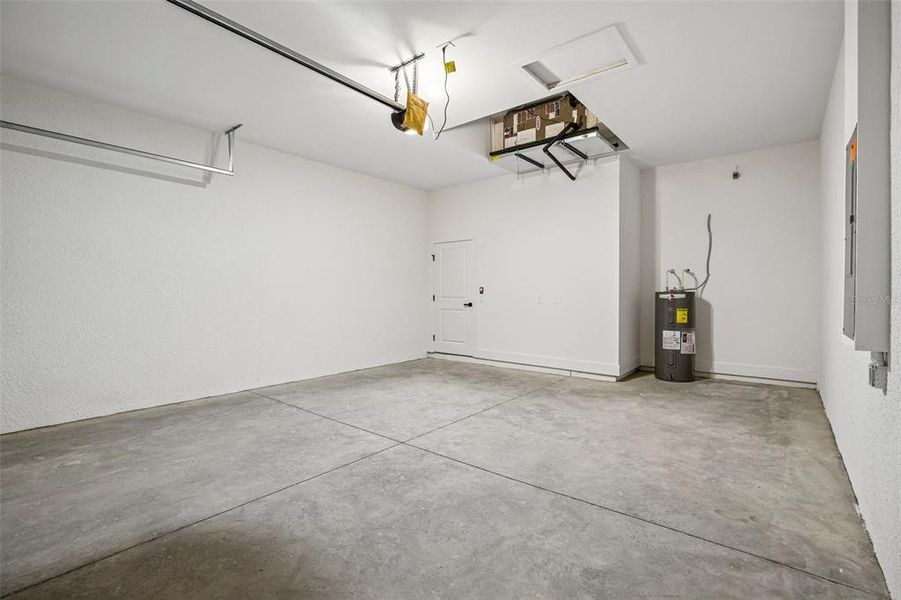 Spacious, unfurnished interior of a new home in , North Port (Image 32).