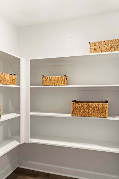 Representative interior finishes for a home built from the Tribeca by Tri Pointe Homes in Park Central, Georgetown (Image 25).