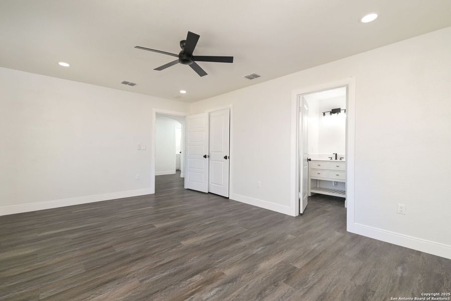 Spacious, unfurnished interior of a new home in , Atascosa (Image 17). Spacious, unfurnished interior of a new home in , Atascosa (Image 17).