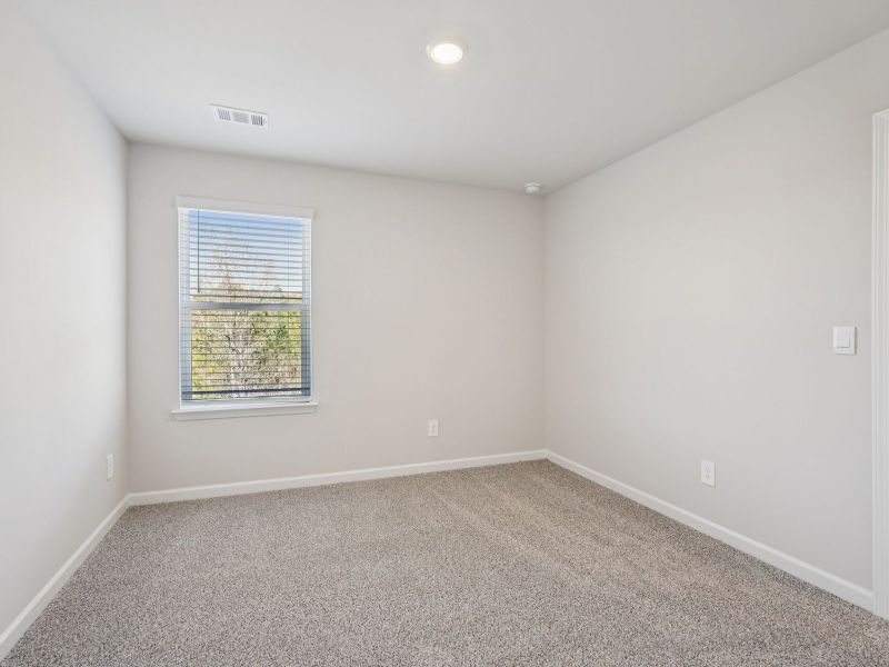 Spacious, unfurnished interior of a new home in Ivey Township, Dallas (Image 20).