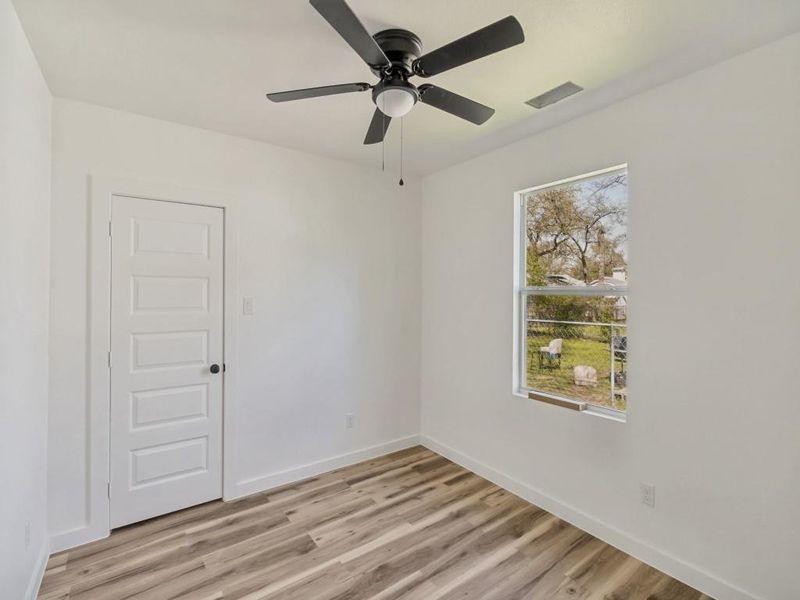 Spacious, unfurnished interior of a new home in , Dallas (Image 20).