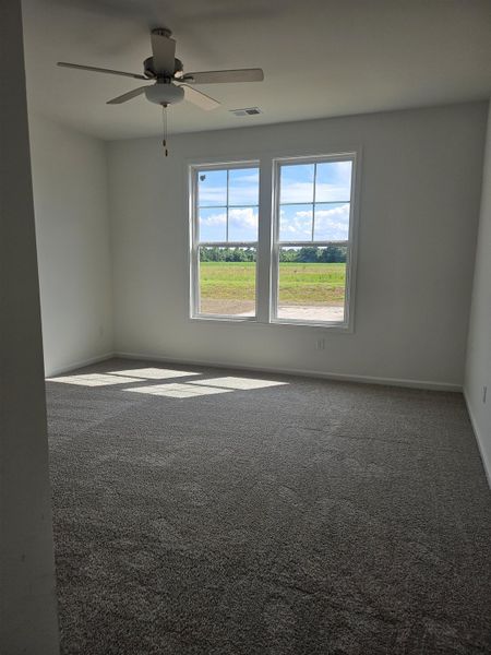 Spacious, unfurnished interior of a new home in Edgefield, Loris (Image 10).