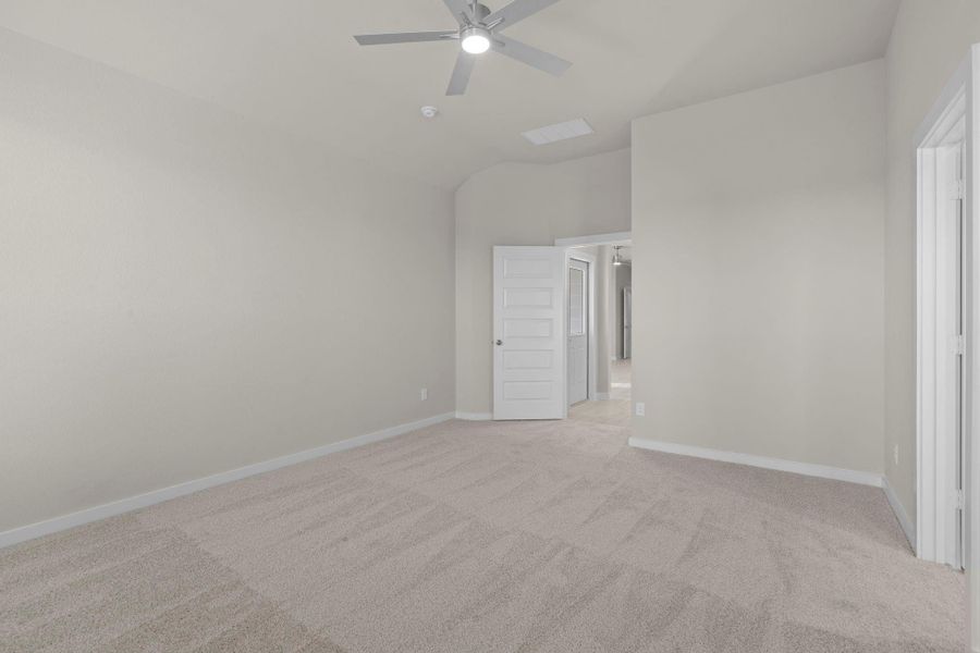 Spacious, unfurnished interior of a new home in , Houston (Image 23).