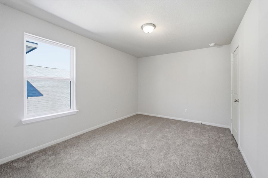 Spacious, unfurnished interior of a new home in Laurel Vistas, San Antonio (Image 51).