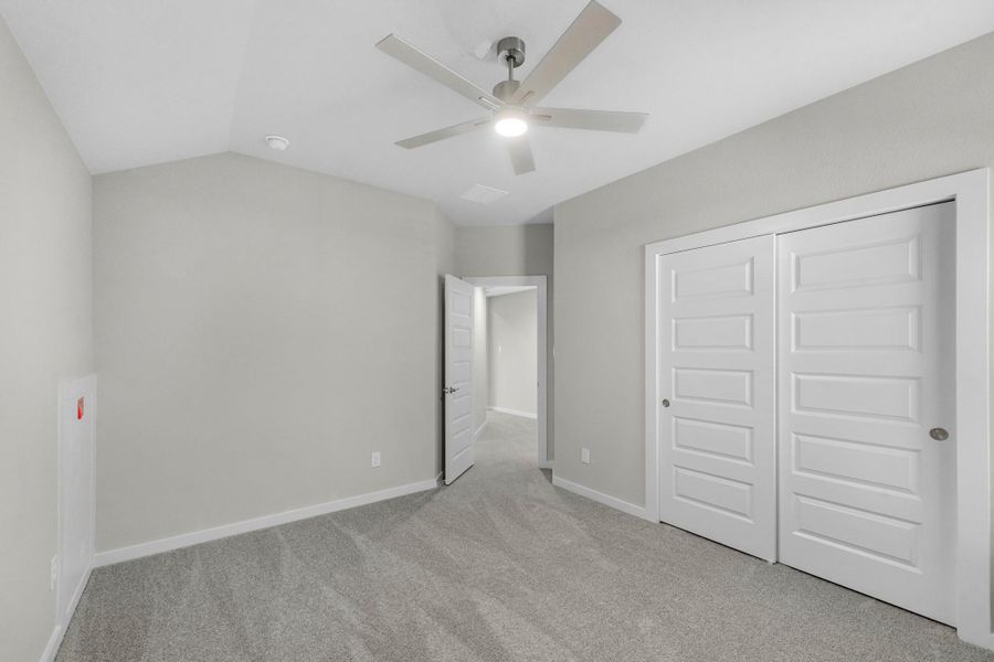 Spacious, unfurnished interior of a new home in Briarwood Crossing, Rosenberg (Image 16).