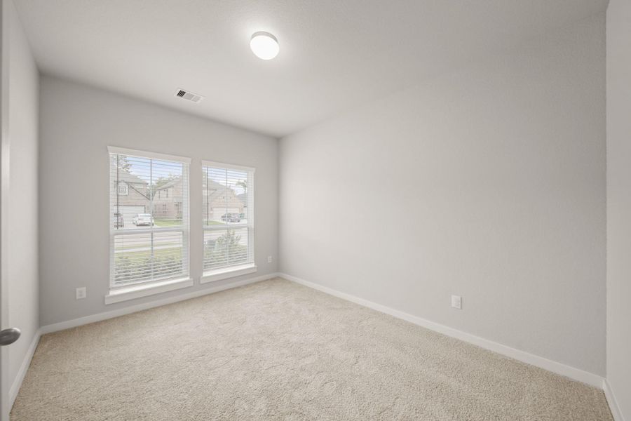 Spacious, unfurnished interior of a new home in Barton Creek Ranch, Conroe (Image 23). Spacious, unfurnished interior of a new home in Barton Creek Ranch, Conroe (Image 23).