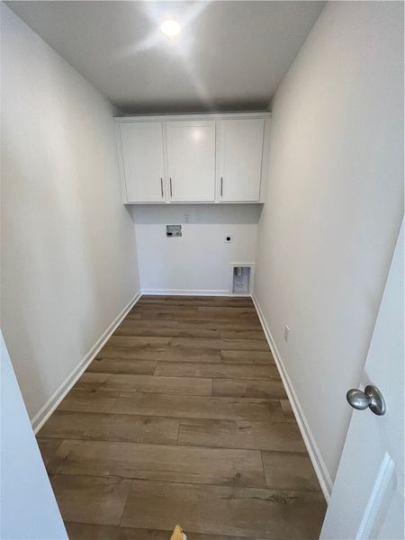 Spacious, unfurnished interior of a new home in Springwood Grove, Central (Image 38).