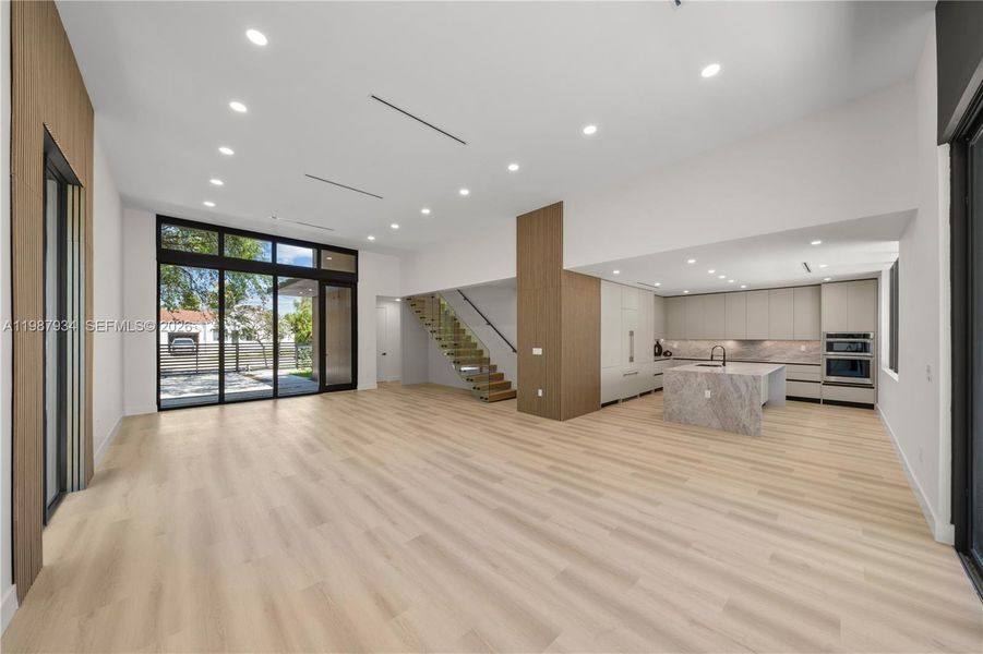 Spacious, unfurnished interior of a new home in , Miami (Image 15).