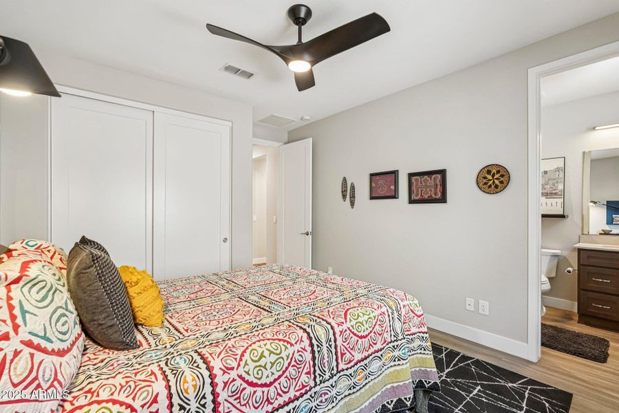 41-web-or-mls-W La Reata Ave-S1709-041