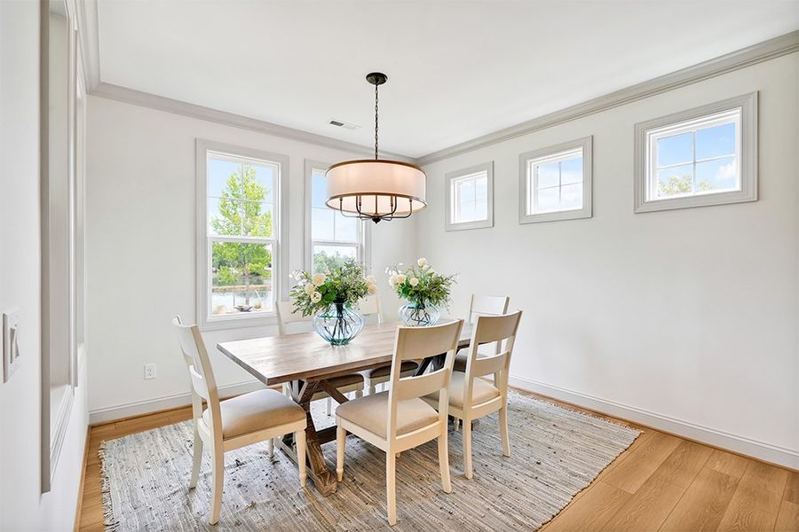 Lumina Island, Dining Room